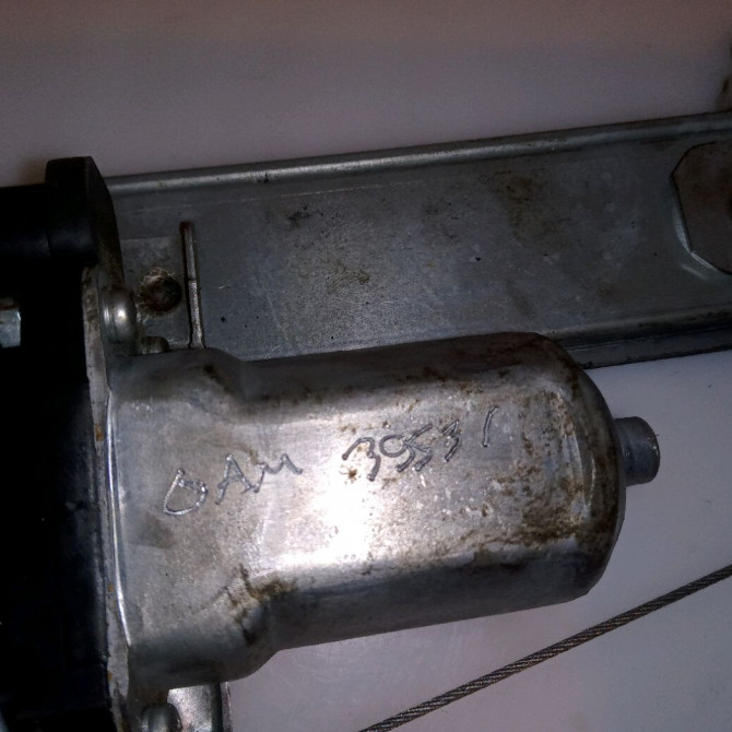 Mecanisme+moteur leve-glace avg occasion SUZUKI GRAND VITARA II Phase 1 04-1995->04-1999 1.9 DDiS 129ch 8340265J01 3