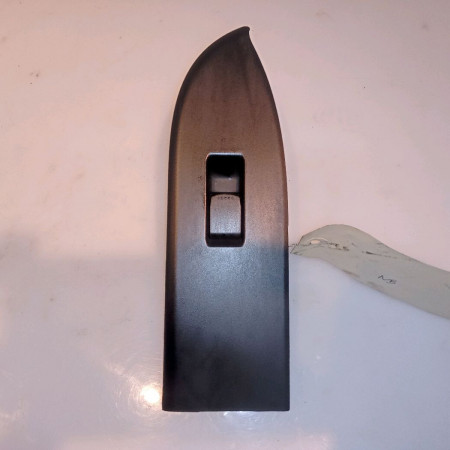 Commande leve-glace porte arrière droite occasion SUZUKI GRAND VITARA II Phase 1 04-1995->04-1999 1.9 DDiS 129ch 3799562J00