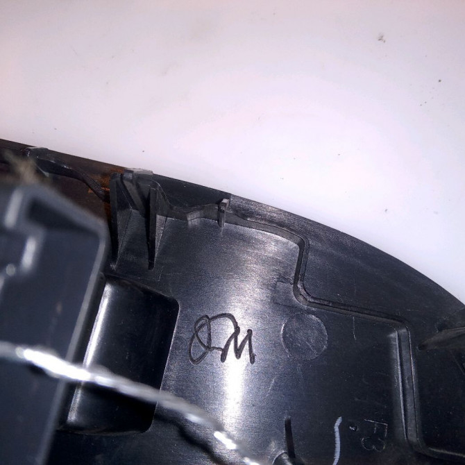 Commande leve-glace porte arrière gauche occasion SUZUKI GRAND VITARA II Phase 1 04-1995->04-1999 1.9 DDiS 129ch 3799562J00 3