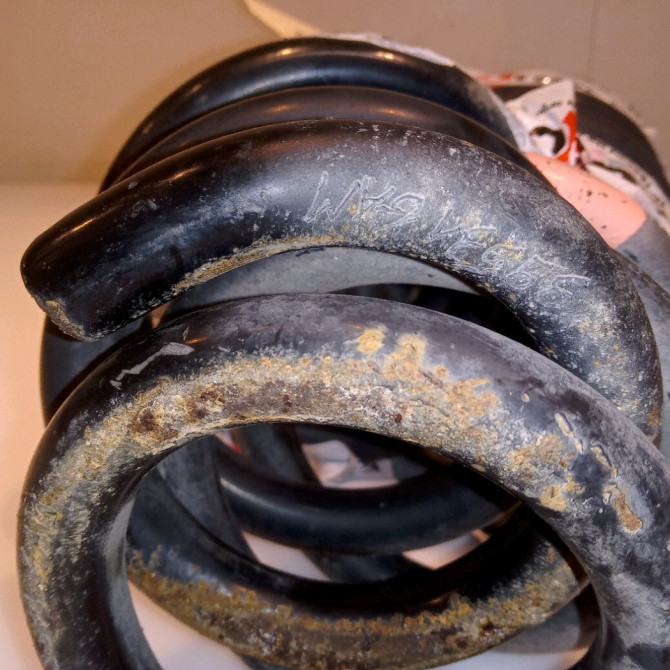 Ressort amortisseur ard occasion SUZUKI GRAND VITARA II Phase 1 04-1995->04-1999 1.9 DDiS 129ch 4131165J01 3