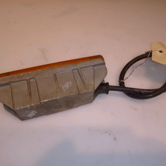 Clignotant droit occasion VOLKSWAGEN GOLF I Phase 2 07-1980->01-1984 2