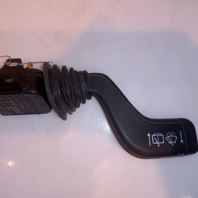 Commande essuie glace occasion OPEL CORSA II Phase 2 04-1997->10-2000 1.2i 90481242 2