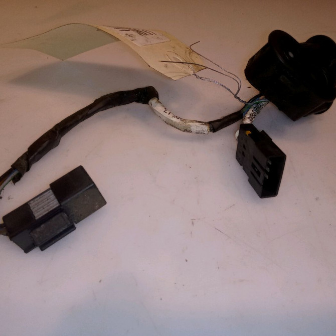 Commande lève-glace porte avant gauche occasion OPEL CORSA II Phase 2 04-1997->10-2000 1.2i 90433888 2