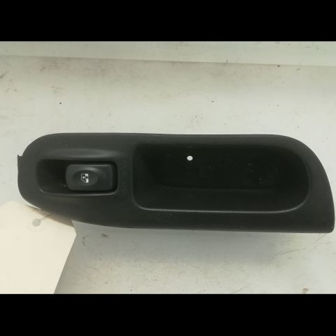 Commande lève-glace porte avant droite occasion RENAULT SCENIC I Phase 2 08-1999->06-2003 1.9 DCI 100ch 7700432963 1