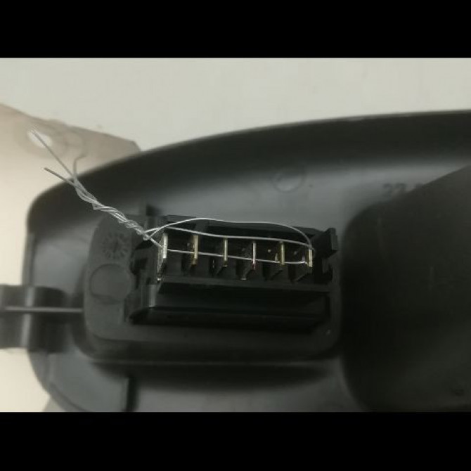 Commande lève-glace porte avant droite occasion RENAULT SCENIC I Phase 2 08-1999->06-2003 1.9 DCI 100ch 7700432963 3