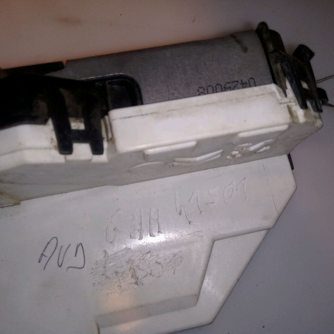 Serrure porte avd occasion CITROEN C5 II Phase 1 04-2008->... 2.0 HDi 140ch 9800618180 3