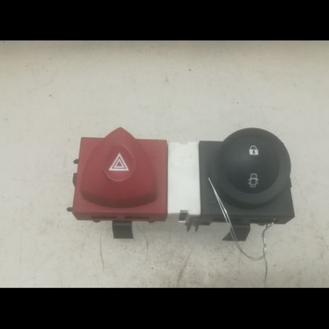 Bouton de warning occasion RENAULT MEGANE II Phase 2 01-2006->06-2009 1.5 DCI 85ch 8200095493 1
