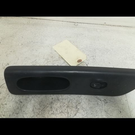Commande lève-glace porte avant droite occasion RENAULT ESPACE III Phase 1 12-1996->09-2002 2.2 DCI 115ch 7700876401