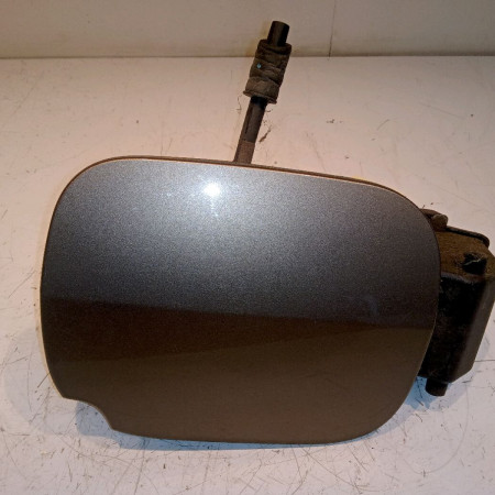 Volet de trappe carburant occasion RENAULT CLIO III Phase 2 03-2009->12-2014 1.2 TCE 16v 100ch 8200290088