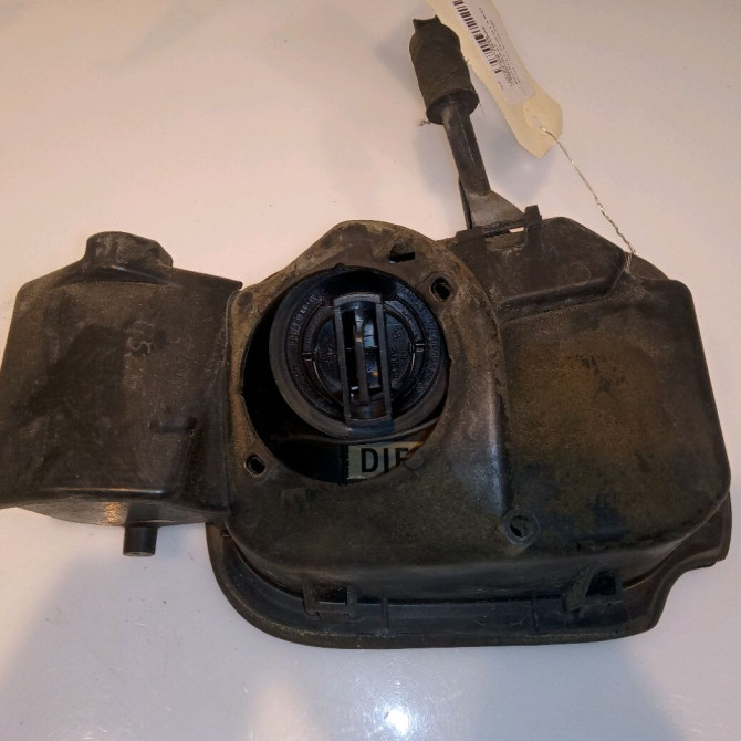 Volet de trappe carburant occasion RENAULT CLIO III Phase 1 09-2005->03-2009 1.5 DCI 70ch 8200290088 2