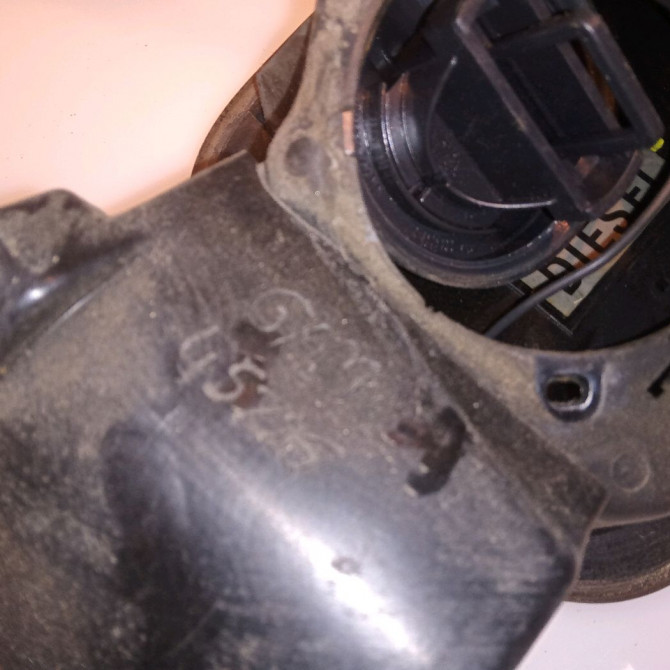 Volet de trappe carburant occasion RENAULT CLIO III Phase 1 09-2005->03-2009 1.5 DCI 70ch 8200290088 3