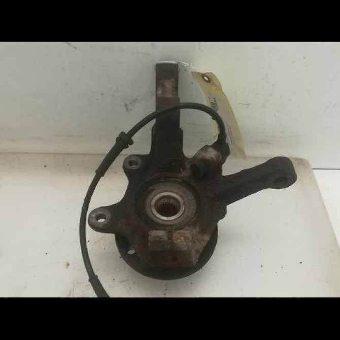 Moyeu avd occasion RENAULT CLIO II Phase 1 03-1998->06-2001 1.9 DTI 7701205779 2