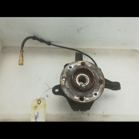 Moyeu avg occasion RENAULT CLIO II Phase 1 03-1998->06-2001 1.9 DTI 7701205779