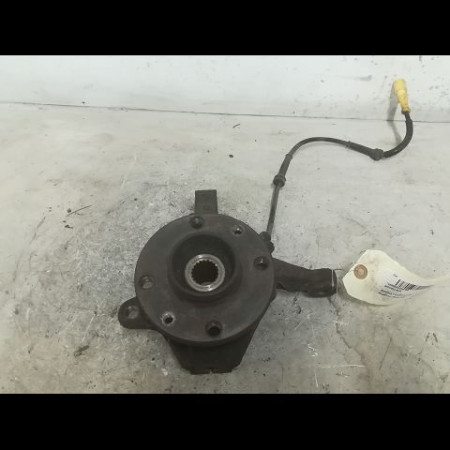 Moyeu avg occasion RENAULT CLIO II Phase 1 03-1998->06-2001 1.4 16v 7701205779