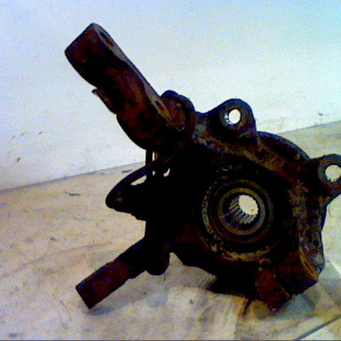 Moyeu avg occasion RENAULT CLIO II Phase 1 03-1998->06-2001 7701205779 2