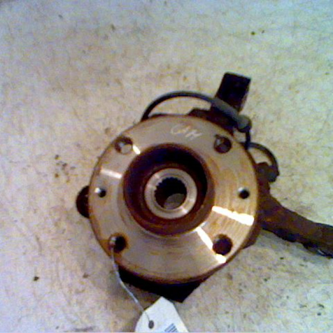 Moyeu avg occasion RENAULT CLIO II Phase 1 03-1998->06-2001 7701205779 1