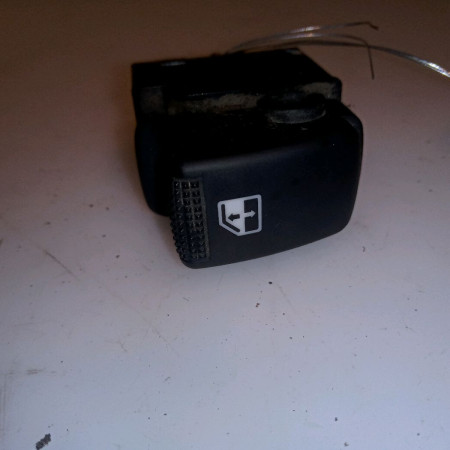 Commande leve-glace porte arrière droite occasion HYUNDAI GETZ Phase 1 09-2002->11-2005 1.5 CRDI 935801C020XH