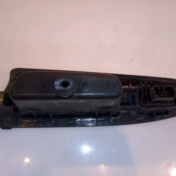 Commande leve-glace porte arrière gauche occasion HYUNDAI GETZ Phase 1 09-2002->11-2005 1.5 CRDI 935801C010XH 2