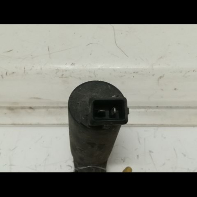 Pompe lave-glace avant occasion FORD FIESTA V Phase 1 09-2002->10-2005 1.4 TDCI 1144480 3