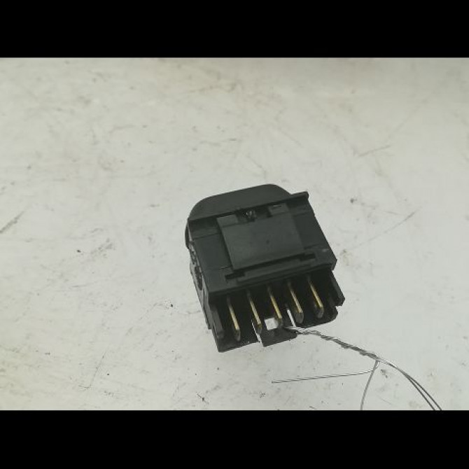 Commande lève-glace porte avant droite occasion CITROEN XSARA Phase 2 09-2000->12-2005 1.9 D 6552Z7 2