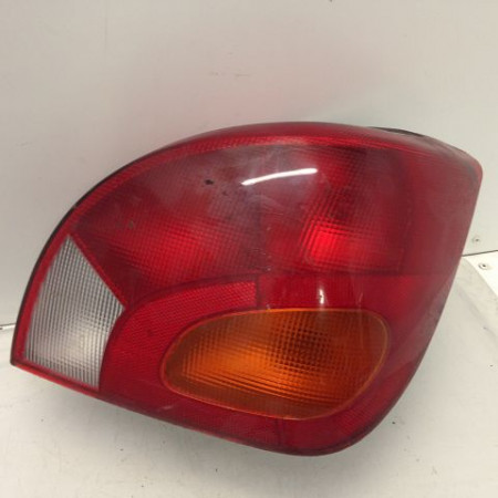 Feu arrière droit occasion FORD FIESTA IV Phase 2 09-1999->09-2002 1.8 D 1044154