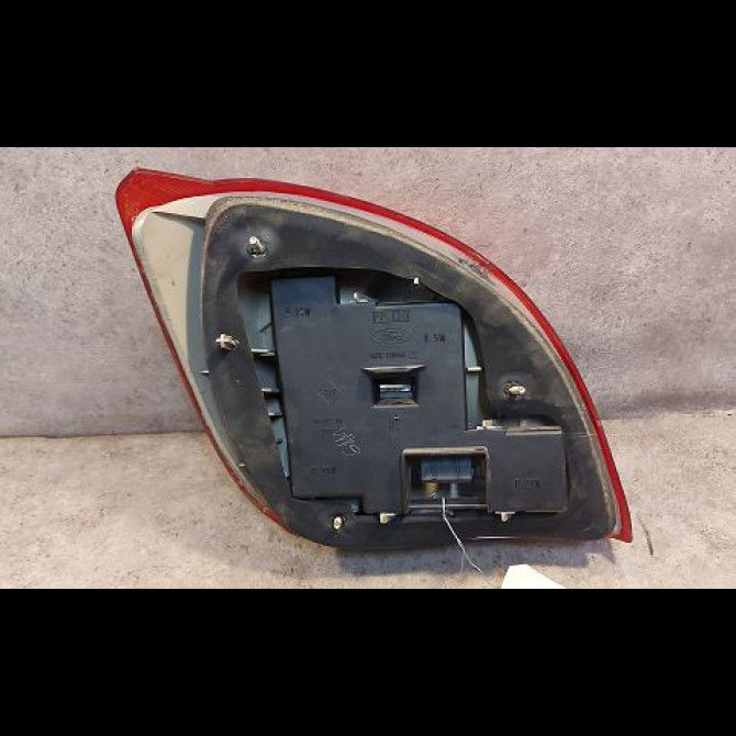 Feu arrière droit occasion FORD FIESTA IV Phase 2 09-1999->09-2002 1.3i 1044154 2