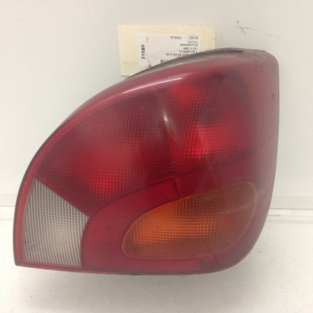 Feu arrière droit occasion FORD FIESTA IV Phase 1 09-1995->09-1999 1.8 D 1044154