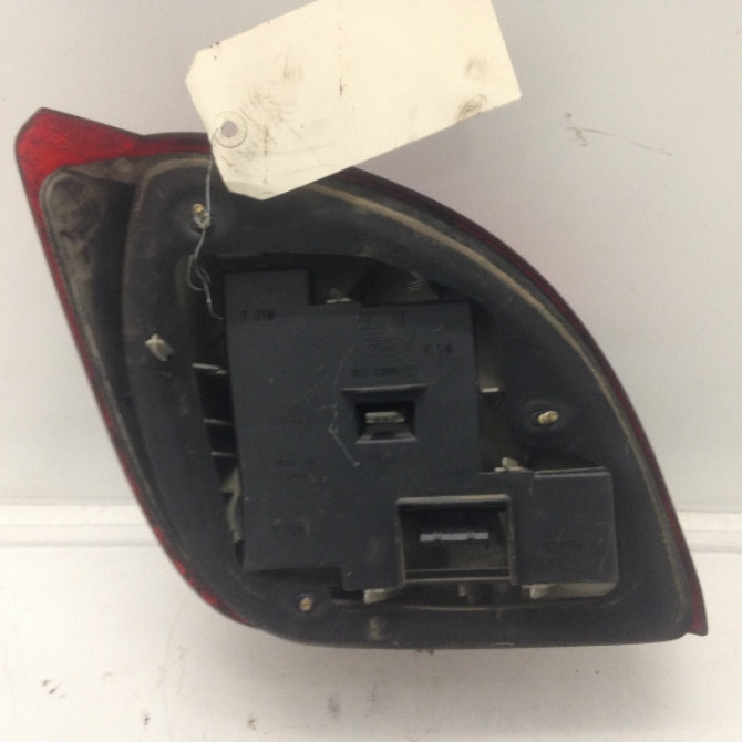 Feu arrière droit occasion FORD FIESTA IV Phase 1 09-1995->09-1999 1.8 D 1044154 2