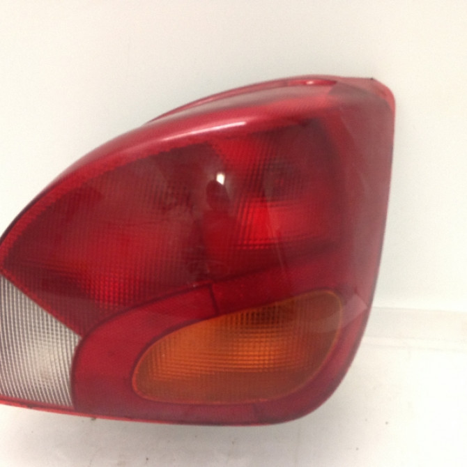 Feu arrière droit occasion FORD FIESTA IV Phase 1 09-1995->09-1999 1.3i 1044154 1