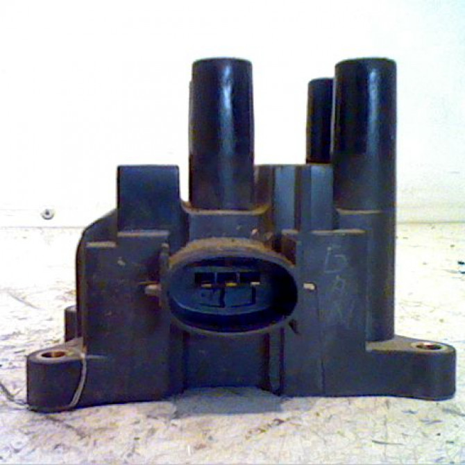 Bobine allumage occasion FORD FIESTA V Phase 1 09-2002->10-2005 1.4i 988F12019AD 2