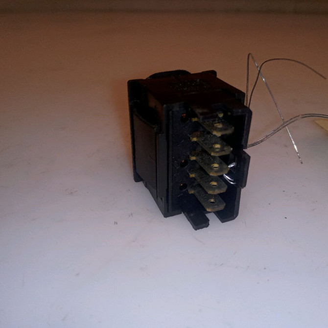 Commande lève-glace porte avant droite occasion CITROEN XSARA Phase 2 09-2000->12-2005 1.4i 6552Z7 2