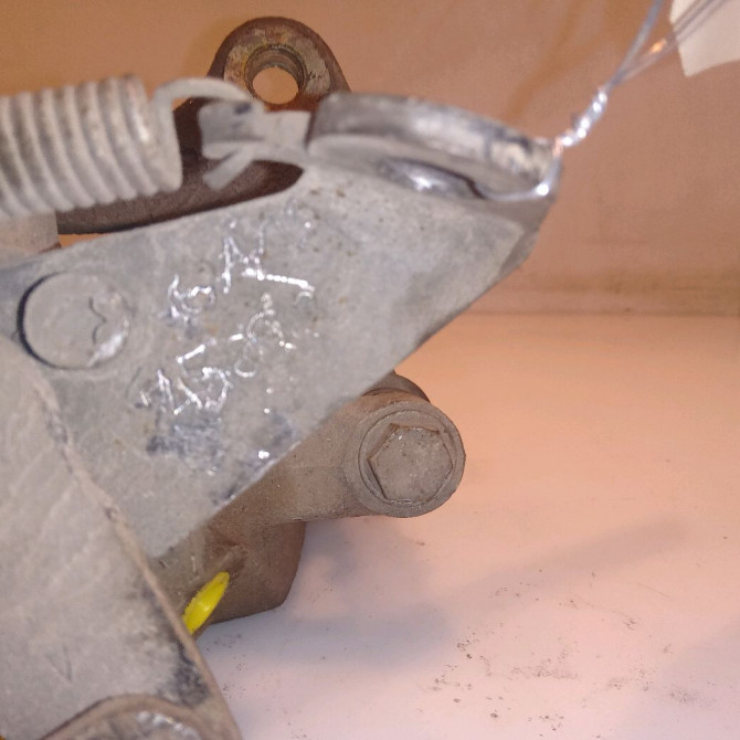 Etrier de frein avant droit occasion RENAULT SCENIC II Phase 1 03-2004->09-2006 1.9 DCI 120ch 7701207686 3