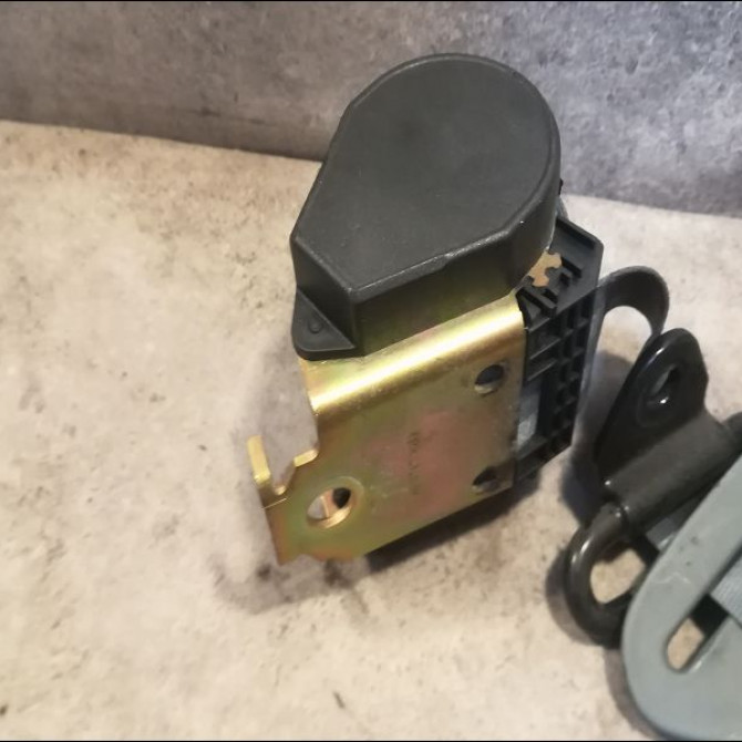 Ceinture arrière gauche occasion RENAULT SCENIC I Phase 1 09-1996->08-1999 1.6i 90ch 7700422294 3