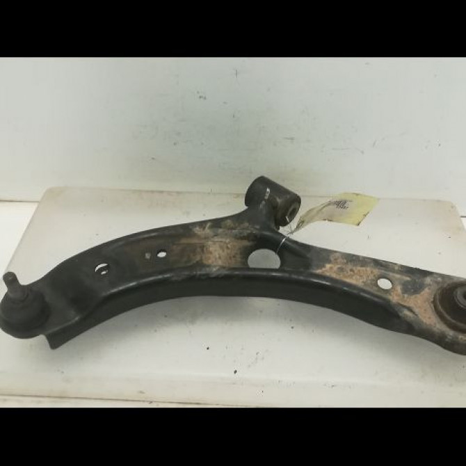 Triangle inf avg occasion SUZUKI SWIFT IV Phase 1 09-2010->... 1.2 VVT 94ch 4520268L10 1