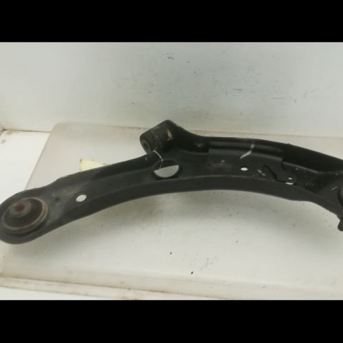 Triangle inf avg occasion SUZUKI SWIFT IV Phase 1 09-2010->... 1.2 VVT 94ch 4520268L10 2