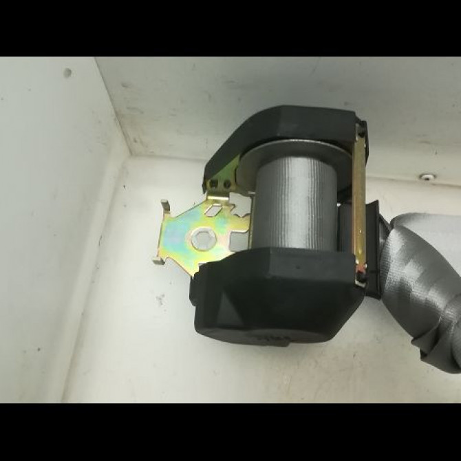 Ceinture centrale arriere occasion RENAULT CLIO II Phase 1 03-1998->06-2001 7701207835 2