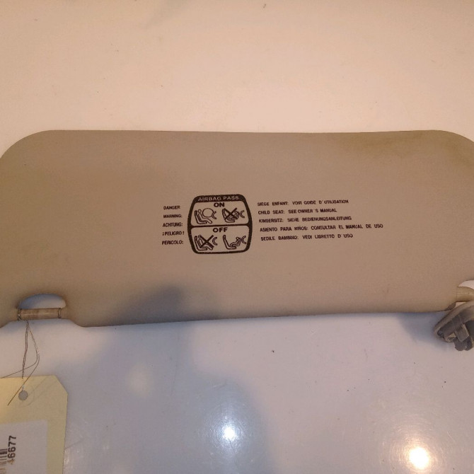 Pare-soleil droit occasion PEUGEOT 307 Phase 1 04-2001->06-2005 1.6 HDI 16v 90ch 8143HL 2