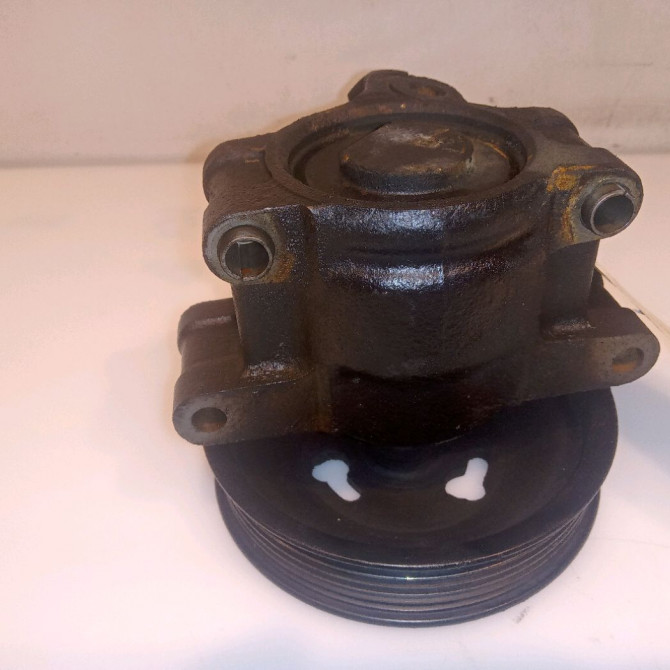 Pompe direction assistee occasion FORD FIESTA V Phase 1 09-2002->10-2005 1.4i 1666077 4