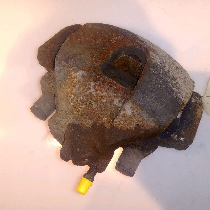 Etrier de frein avant droit occasion VOLVO C30 Phase 1 04-1995->04-1999 1.6 D 115ch 36000704 1