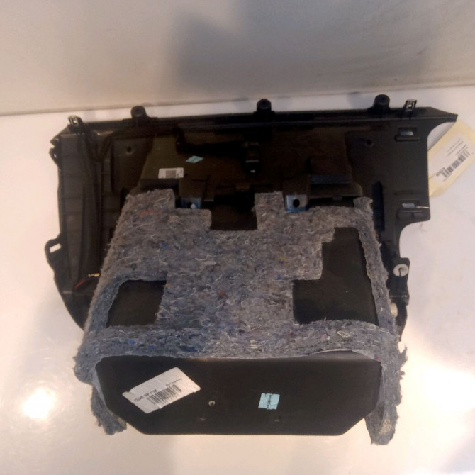 Boite à gants occasion VOLVO C30 Phase 1 04-1995->04-1999 1.6 D 115ch 39808612 3