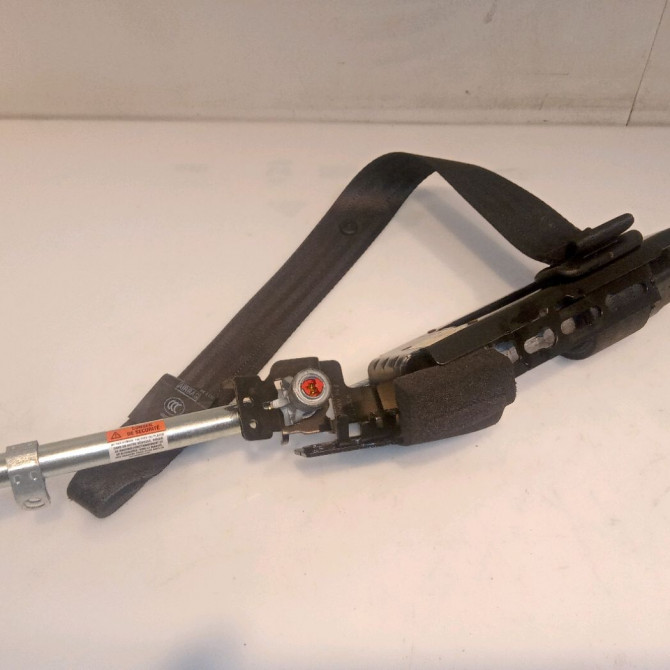 Ceinture avant droite occasion VOLVO C30 Phase 1 04-1995->04-1999 1.6 D 115ch 31320501 1