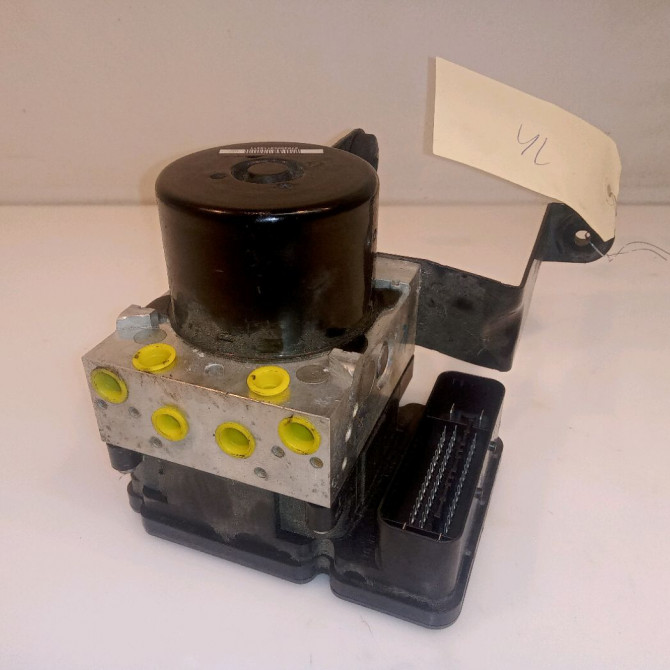 Unité hydraulique ABS occasion VOLVO C30 Phase 1 04-1995->04-1999 1.6 D 115ch 31317379 3