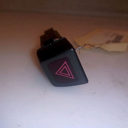 Bouton de warning occasion VOLVO C30 Phase 1 04-1995->04-1999 1.6 D 115ch 9123684