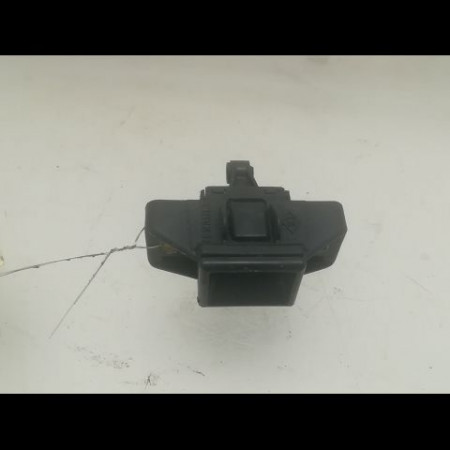 Serrure hayon occasion RENAULT CLIO II Phase 1 03-1998->06-2001 1.2 7700838546