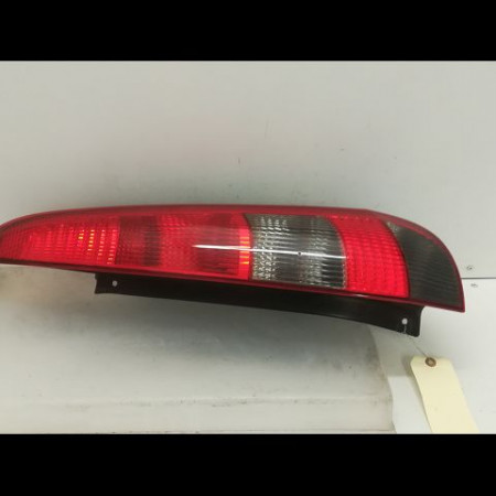 Feu arrière droit occasion FORD FIESTA V Phase 1 09-2002->10-2005 1324563