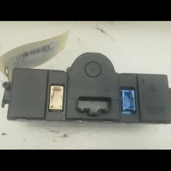 Commande de chauffage occasion RENAULT MEGANE II Phase 2 01-2006->06-2009 1.5 DCI 105ch 7701209068 2