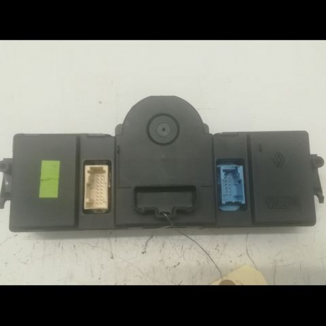 Commande de chauffage occasion RENAULT MEGANE II Phase 2 01-2006->06-2009 1.6i 16v 110ch 7701209068 2