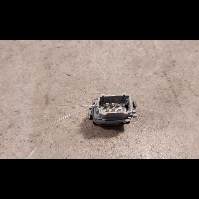 Commande lève-glace porte avant droite occasion RENAULT MEGANE II Phase 2 01-2006->06-2009 1.9 DCI 130ch 8200414962 2