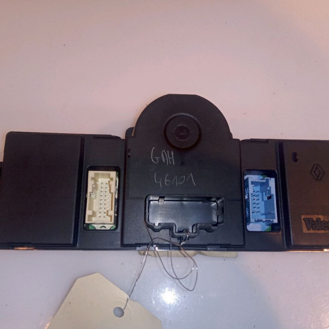 Commande de chauffage occasion RENAULT MEGANE II Phase 2 01-2006->06-2009 1.9 DCI 130ch 7701209068 2