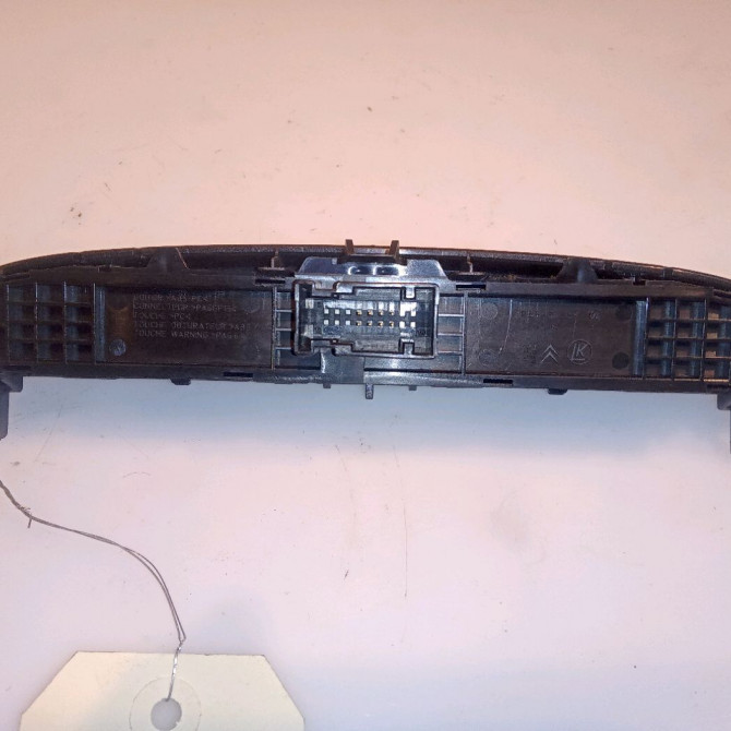 Bouton de warning occasion PEUGEOT 308 I Phase 1 SW 05-2008->03-2011 1.6 HDI 110ch 2